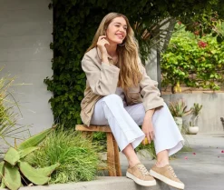 Fashion & Lifestyle><noscript><img width=