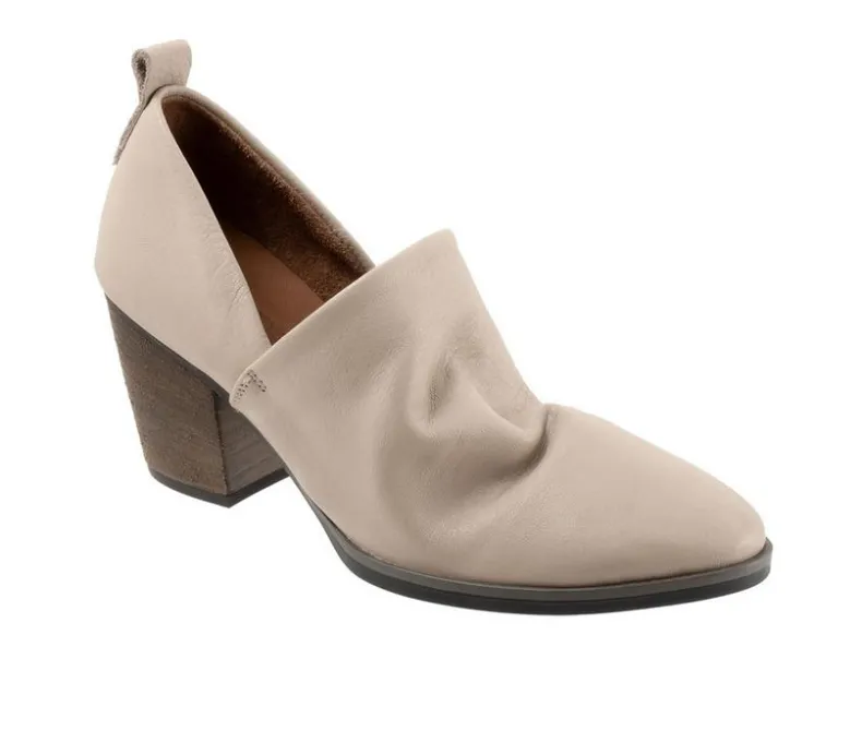 Dress>Bueno Women's Kesia Heeled Booties