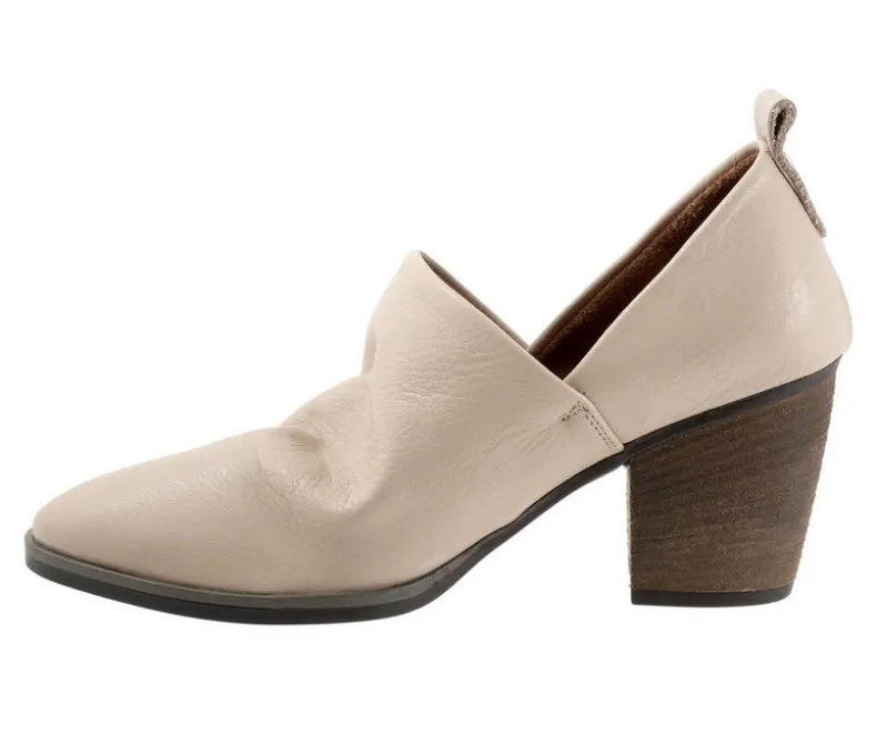 Dress>Bueno Women's Kesia Heeled Booties
