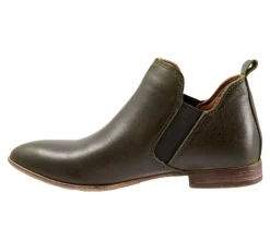 Boots & Booties><noscript><img width=