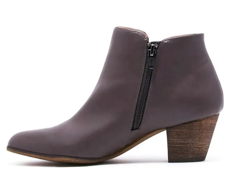Dress|Pumps & Heels>Chelsea Crew Women's Logan Heeled Booties