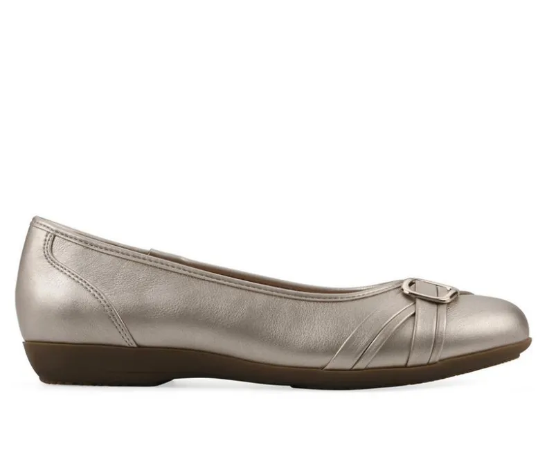 Flats>Cliffs by White Mountain Women's Calming Flats