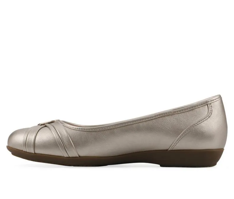 Flats>Cliffs by White Mountain Women's Calming Flats