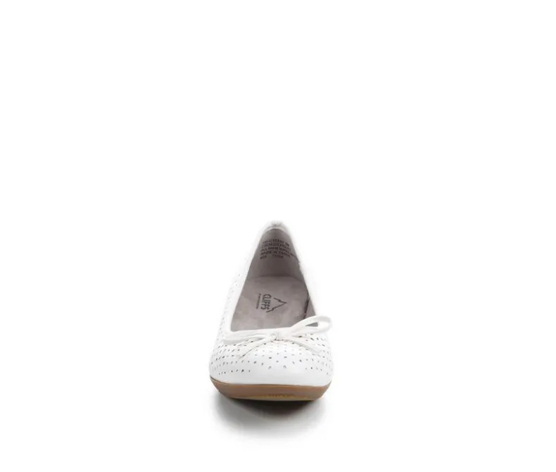 Flats>Cliffs by White Mountain Women's Chelby Flats
