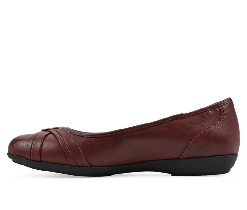 Flats>Cliffs by White Mountain Women's Calming Flats