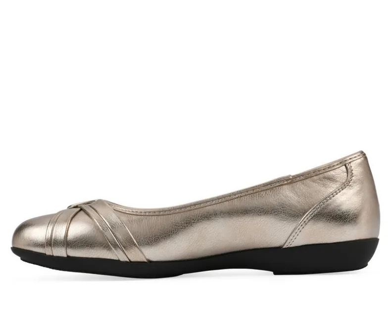 Flats>Cliffs by White Mountain Women's Calming Flats