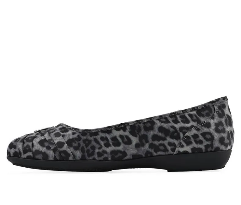 Flats>Cliffs by White Mountain Women's Calming Flats