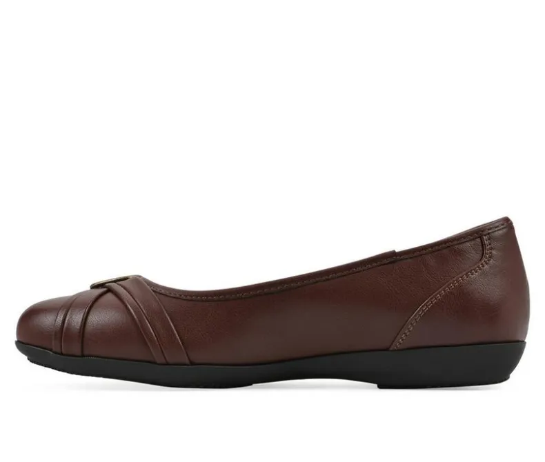 Flats>Cliffs by White Mountain Women's Calming Flats
