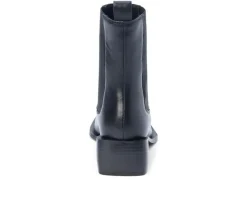 Boots & Booties><noscript><img width=