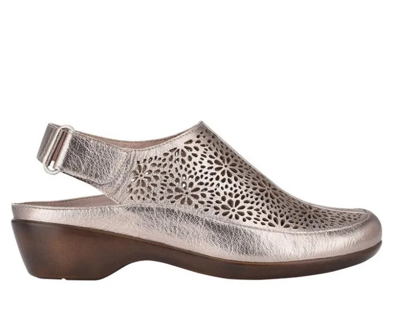 Clogs & Mules>Easy Spirit Women's Dawn Clogs