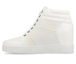 Fashion & Lifestyle|Athletics & Sneakers><noscript><img width=