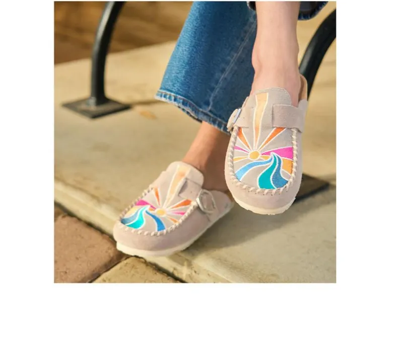 Clogs & Mules>Minnetonka Women's Buckle Clog Clogs