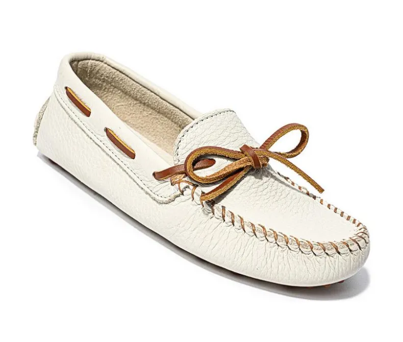 Boat Shoes & Slip-Ons>Minnetonka Women's Classic Driver Casual Shoes