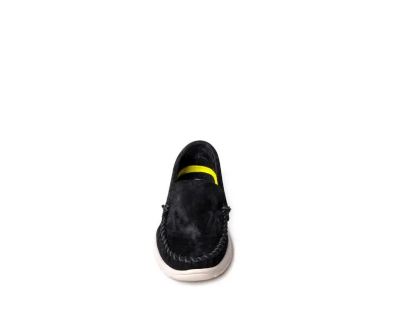Loafers & Oxfords>Minnetonka Women's Discover Classic Slip-On Shoes