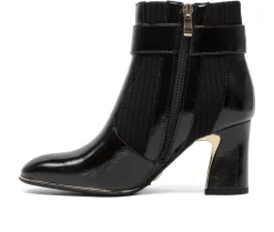 Boots & Booties><noscript><img width=
