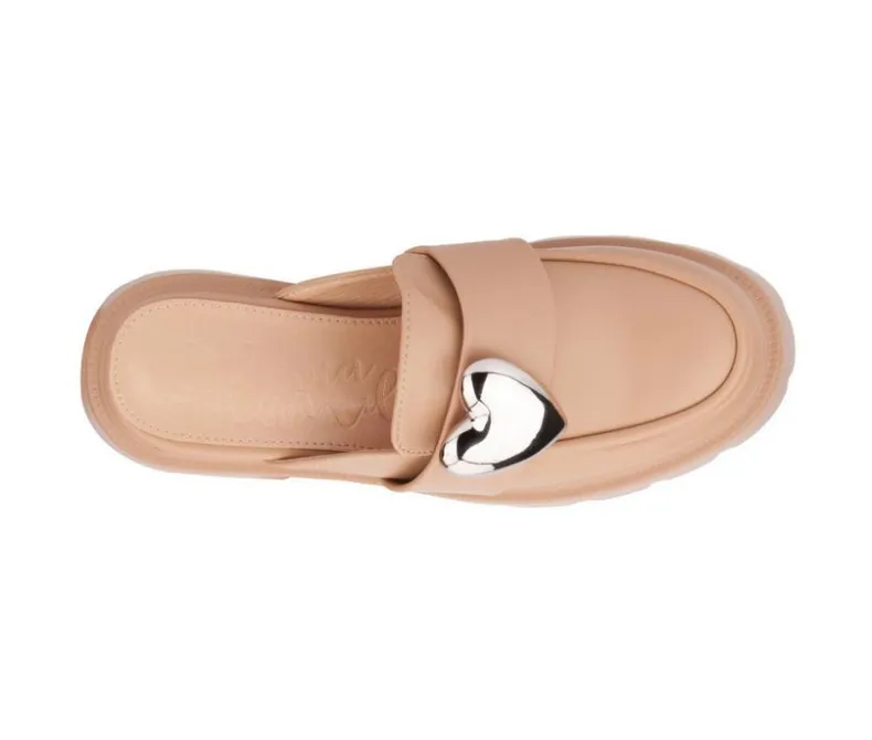 Clogs & Mules>Olivia Miller Women's Heart Lugged Clogs