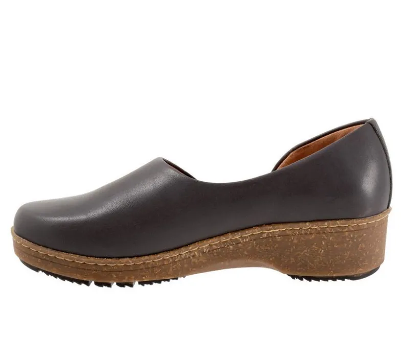 Boat Shoes & Slip-Ons>Softwalk Women's Addie Low Wedge Casual Shoes