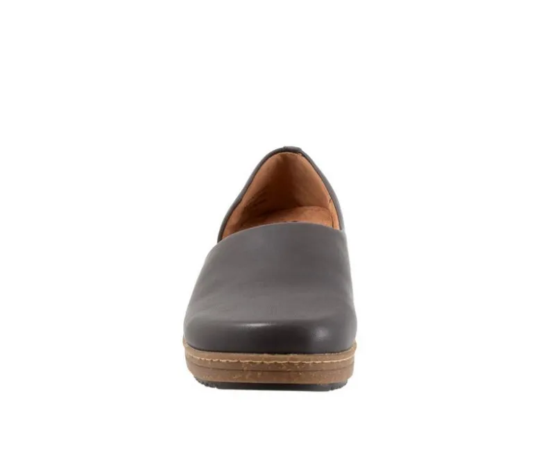 Boat Shoes & Slip-Ons>Softwalk Women's Addie Low Wedge Casual Shoes