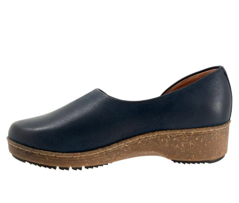 Boat Shoes & Slip-Ons>Softwalk Women's Addie Low Wedge Casual Shoes