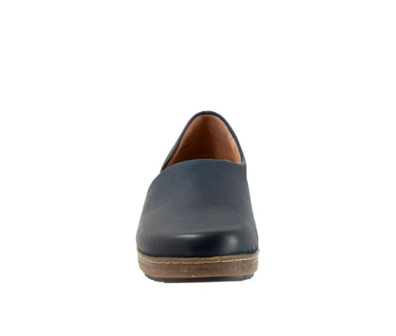 Boat Shoes & Slip-Ons>Softwalk Women's Addie Low Wedge Casual Shoes