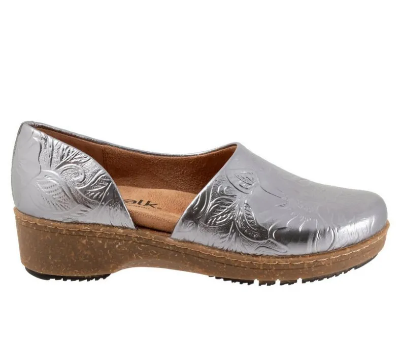 Boat Shoes & Slip-Ons>Softwalk Women's Addie Low Wedge Casual Shoes