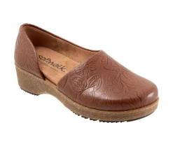Boat Shoes & Slip-Ons>Softwalk Women's Addie Low Wedge Casual Shoes