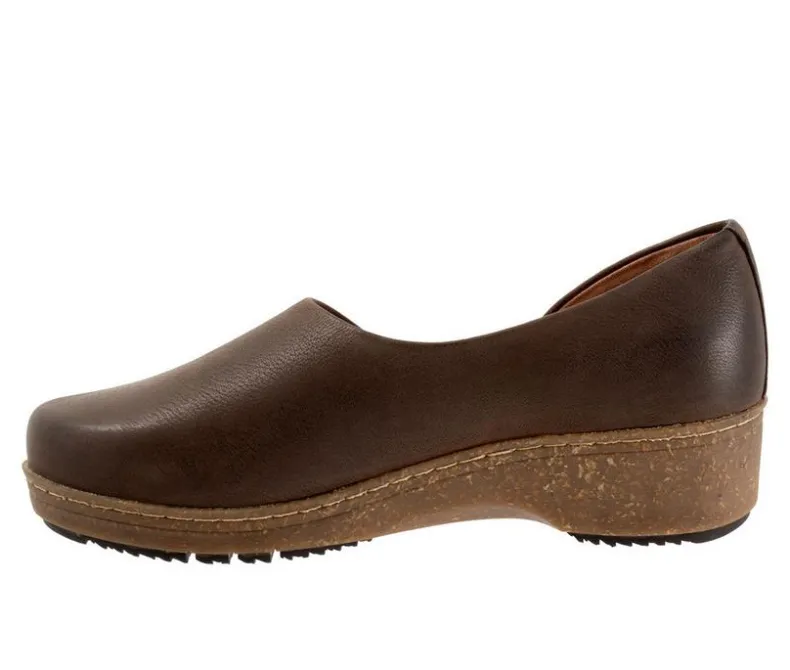 Boat Shoes & Slip-Ons>Softwalk Women's Addie Low Wedge Casual Shoes