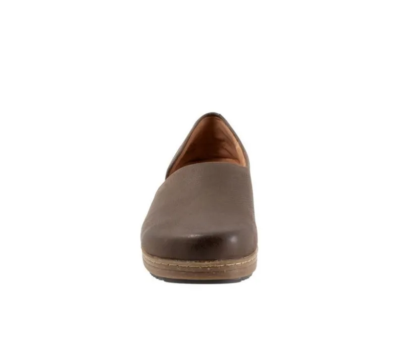Boat Shoes & Slip-Ons>Softwalk Women's Addie Low Wedge Casual Shoes
