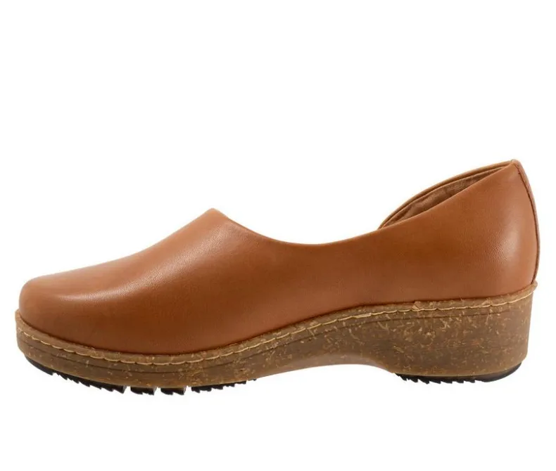 Boat Shoes & Slip-Ons>Softwalk Women's Addie Low Wedge Casual Shoes