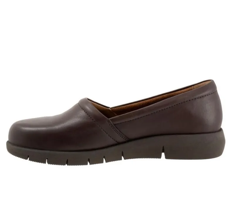 Boat Shoes & Slip-Ons>Softwalk Women's Adora 2.0 Casual Slip On Shoes