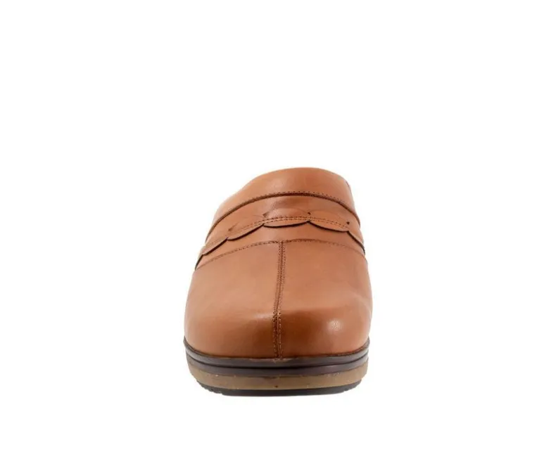 Clogs & Mules>Softwalk Women's Amber 3.0 Clogs