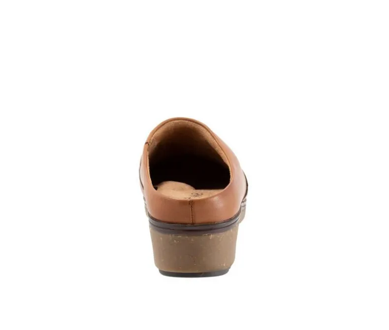 Clogs & Mules>Softwalk Women's Amber 3.0 Clogs