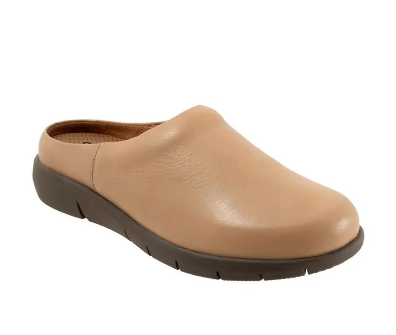Clogs & Mules>Softwalk Women's Andria Clogs