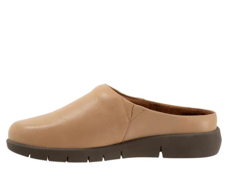 Clogs & Mules>Softwalk Women's Andria Clogs