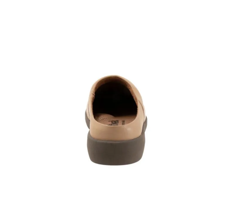 Clogs & Mules>Softwalk Women's Andria Clogs