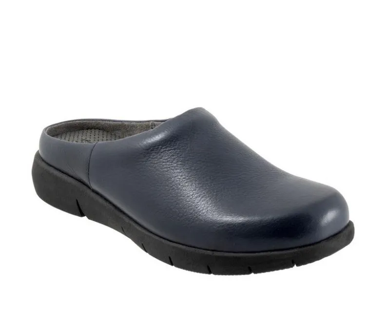 Clogs & Mules>Softwalk Women's Andria Clogs
