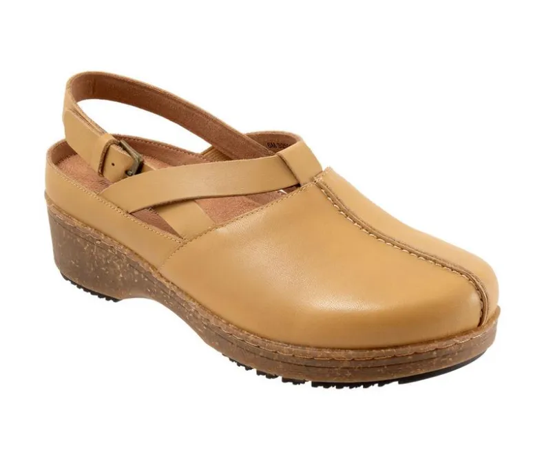 Clogs & Mules>Softwalk Women's Arica Clogs