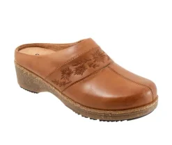 Clogs & Mules>Softwalk Women's Aurora 3.0 Clogs