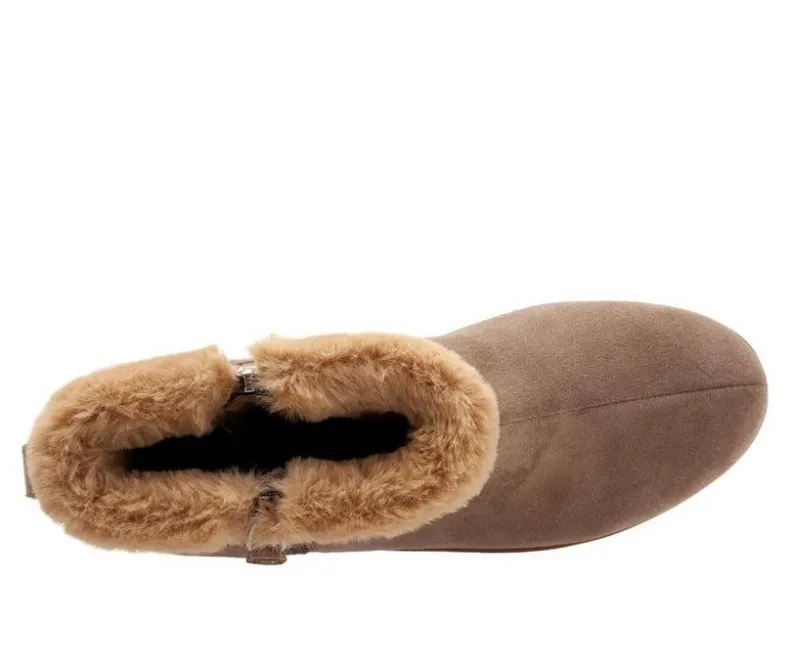 Cozy>Softwalk Women's Helena Winter Booties