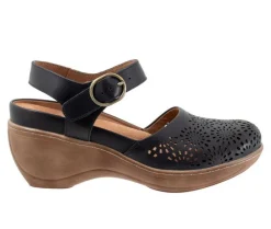 Clogs & Mules>Softwalk Women's Mabelle Perf Clogs