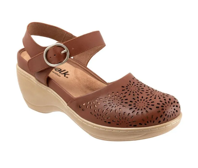 Clogs & Mules>Softwalk Women's Mabelle Perf Clogs