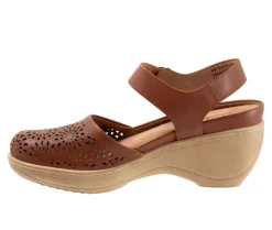 Clogs & Mules><noscript><img width=