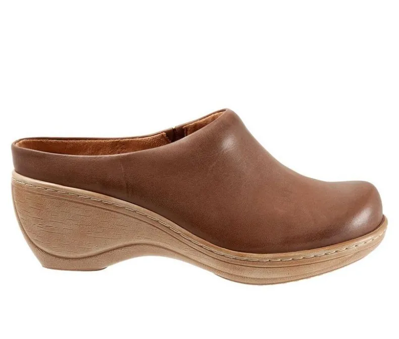 Clogs & Mules>Softwalk Women's Madison Clogs