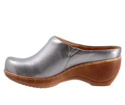 Clogs & Mules><noscript><img width=