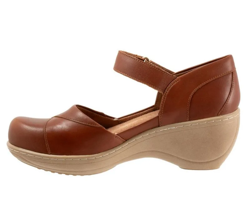 Clogs & Mules>Softwalk Women's Miri Heeled Clogs