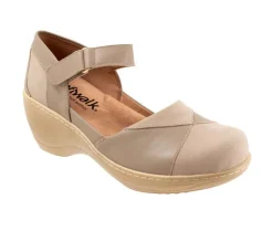 Clogs & Mules>Softwalk Women's Miri Heeled Clogs