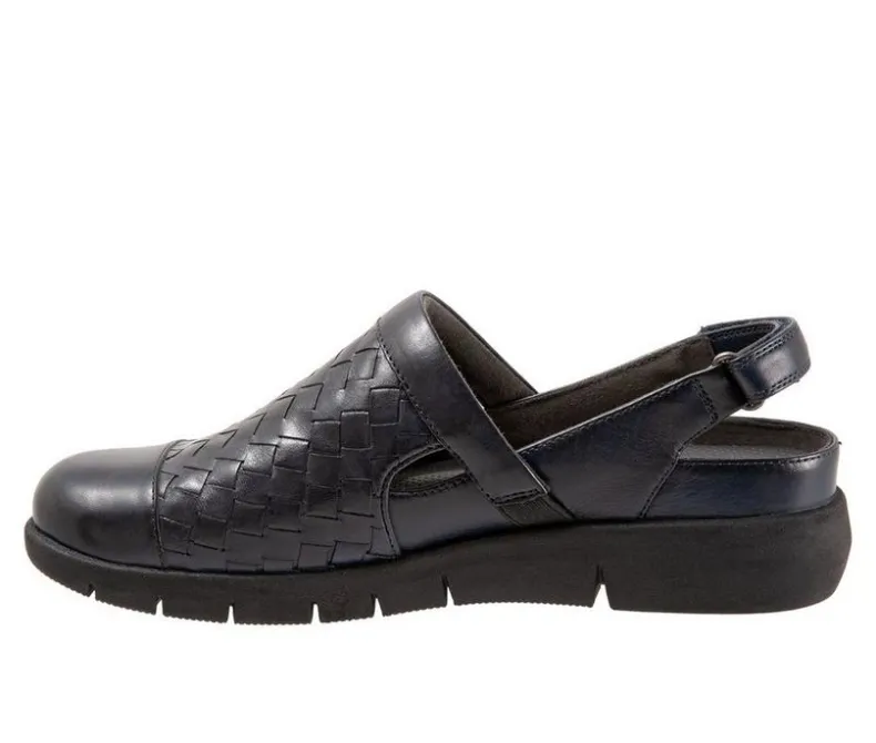 Clogs & Mules>Softwalk Women's Salina Woven II Clog