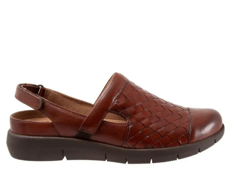 Clogs & Mules>Softwalk Women's Salina Woven II Clog