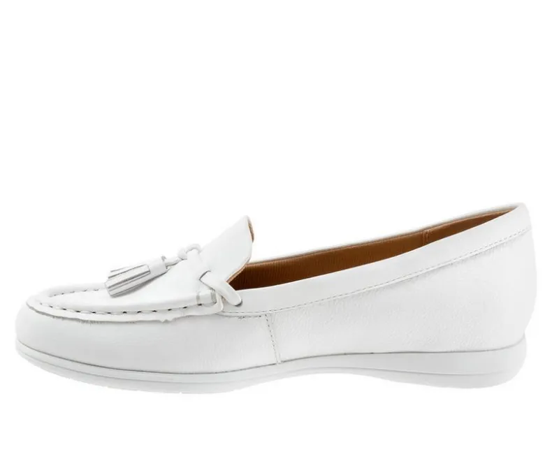 Loafers & Oxfords>Trotters Women's Dawson Moccasin Loafers