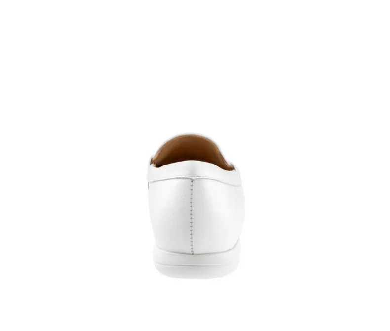 Loafers & Oxfords>Trotters Women's Dawson Moccasin Loafers
